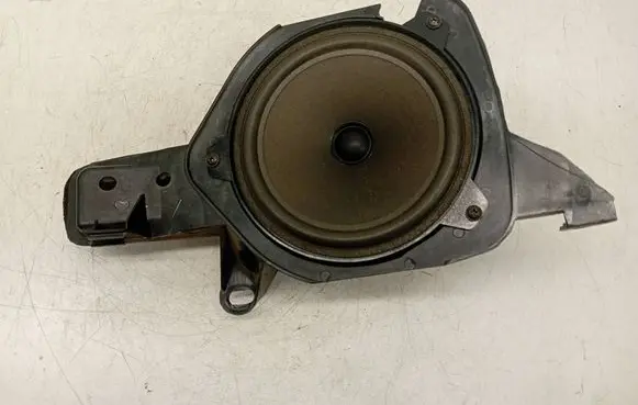 BMW 3 E46 Parcel shelf speaker 8381560