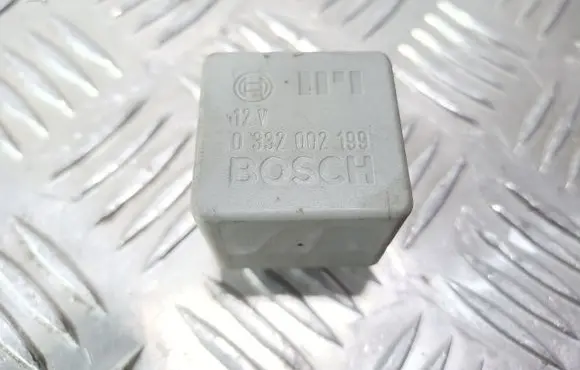 Audi A6 S6 C4 4A ABS relay 0332002199