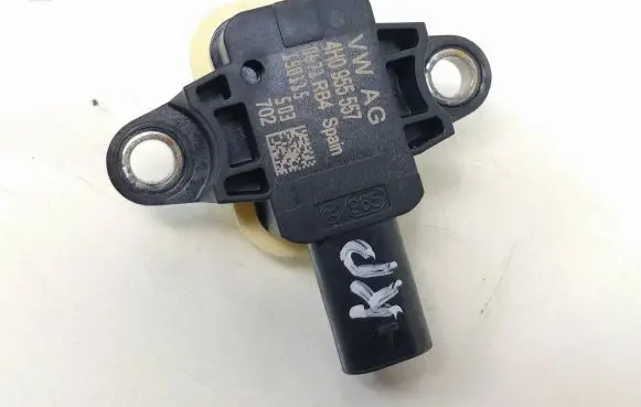 Skoda Fabia Mk3 (NJ) Airbag deployment crash/impact sensor 4H0955557