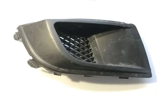 Subaru Legacy Front bumper lower grill