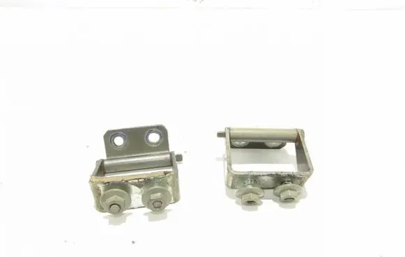 Nissan Qashqai+2 Loading door hinge set Nėra
