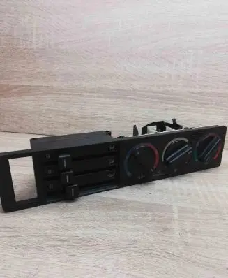 BMW 5 E34 Climate control unit 1384295