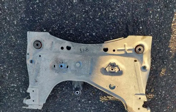Renault Megane II Rear subframe 