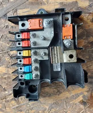Iveco Daily 6th gen Battery relay fuse 5801585977