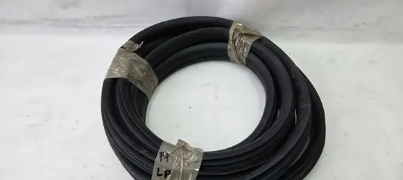 Renault Trafic III (X82) Front door rubber seal 