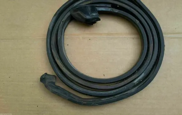 Volkswagen Golf I Rubber seal front coupe door 155837912D REF: 2