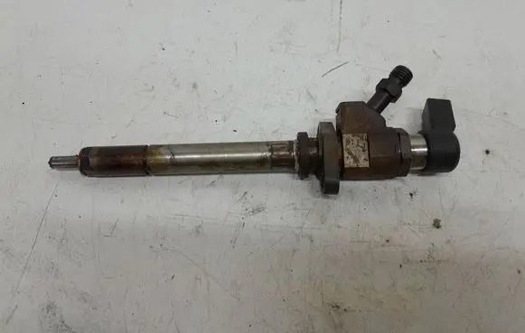 Fuel injector