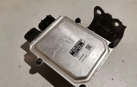 Lexus RX 450H Fuel injection pump control unit/module 8957158010