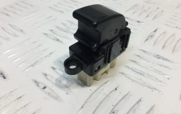 Mazda 6 Electric window control switch 3583M45