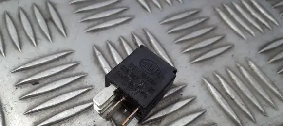 Volvo V70 Other relay 9441161 4RD007814-00