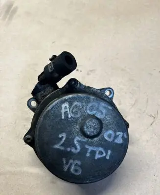 Audi A6 S6 C5 4B Vacuum pump
