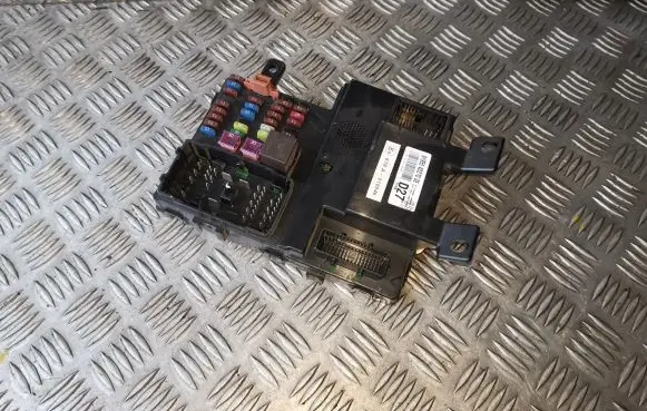 KIA Carnival Fuse module 919554D270 919554D2700E 97RA010046