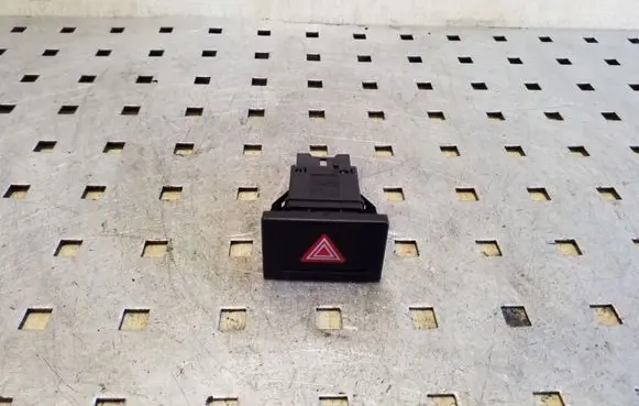 Volkswagen Touareg I Hazard light switch 7L6953235A