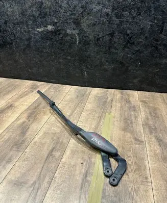 Mercedes-Benz CLS C219 Front wiper blade arm A2118200444
