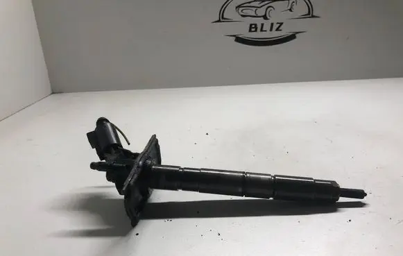 Audi A6 S6 C6 4F Fuel injector 059130