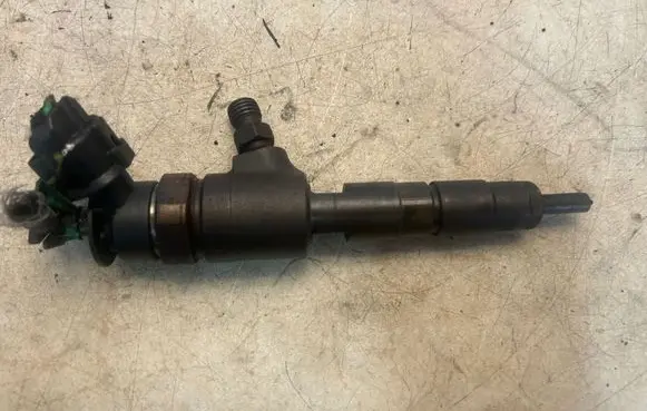 Citroen C4 Grand Picasso Fuel injector 0445110739 137227