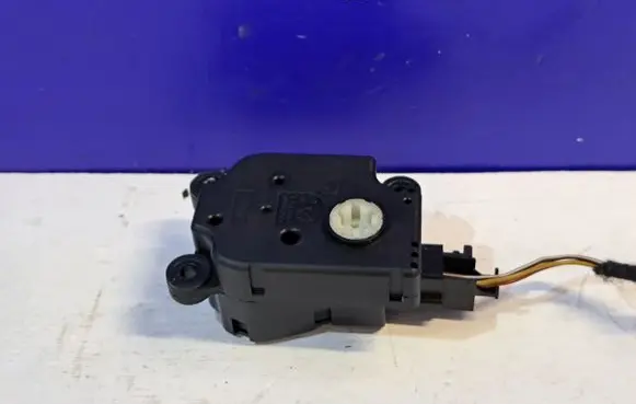 Jaguar XE A/C air flow flap actuator/motor MF1139301370