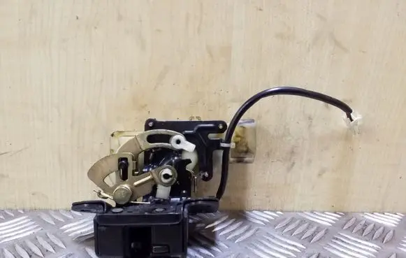 Mazda Premacy Tailgate/trunk/boot lock/catch/latch