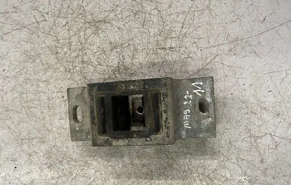 Renault Master III Gearbox mount 