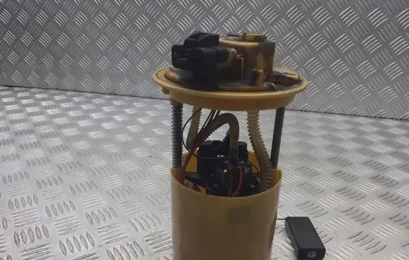 Opel Corsa D Mechanical fuel pump 