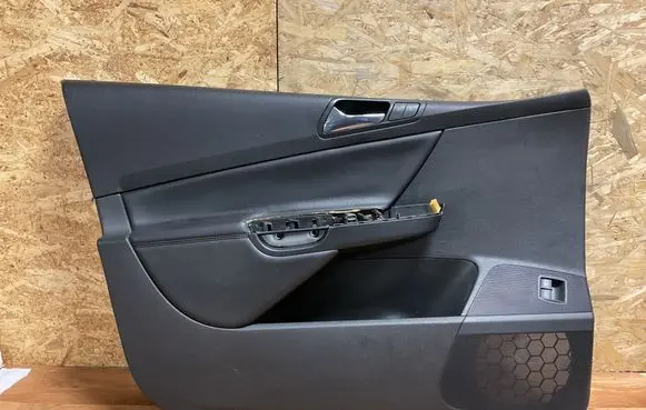 Volkswagen PASSAT B6 Front door card panel trim 3C1867011
