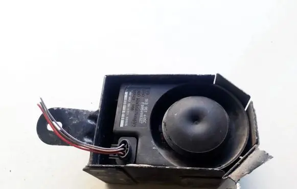 Skoda Octavia Mk2 (1Z) Alarm system siren 1K0951605C F005V00327