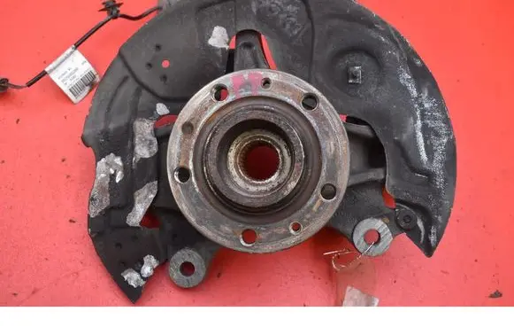 Peugeot 5008 Front wheel hub spindle knuckle 9825606280