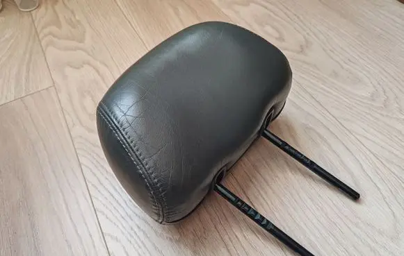 Renault Laguna I Front seat headrest 