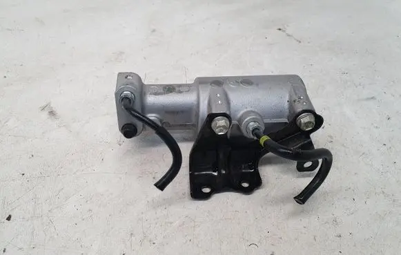 Toyota Prius (XW30) Master brake cylinder 4727047030