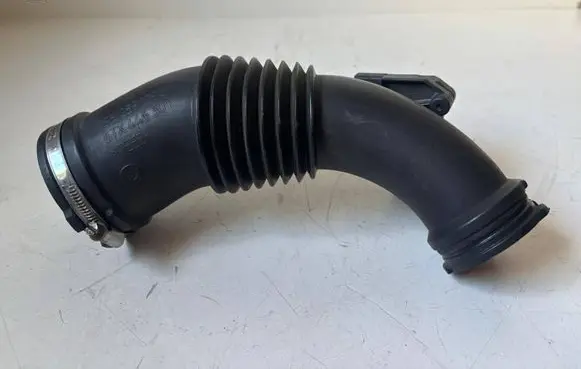 Audi A5 8T 8F Air intake hose/pipe 059129627L