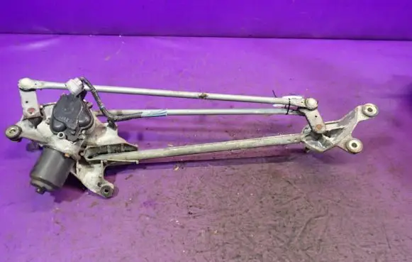 Front wiper linkage and motor