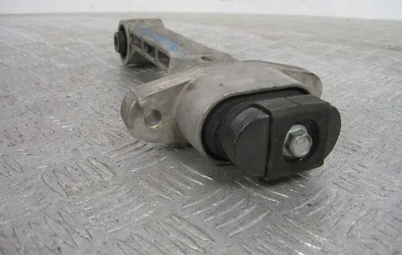 Hyundai H-1, Starex, Satellite Engine mount bracket 21950D3000