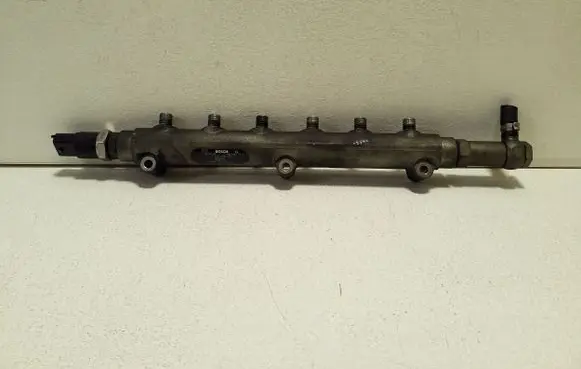 Volvo S60 Fuel main line pipe 0445215010 8658252 0281002527