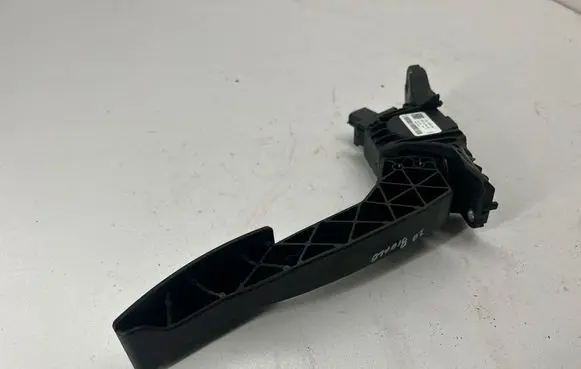 Ford Bronco Accelerator throttle pedal LX619F836AA 6PV01359120