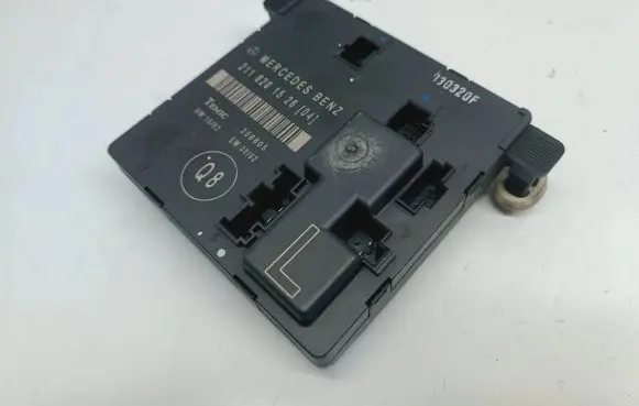 Mercedes-Benz E W211 Door control unit/module 2118201526