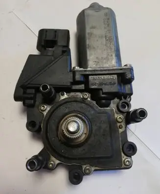 Audi A3 S3 8L Front door window regulator motor 119024113