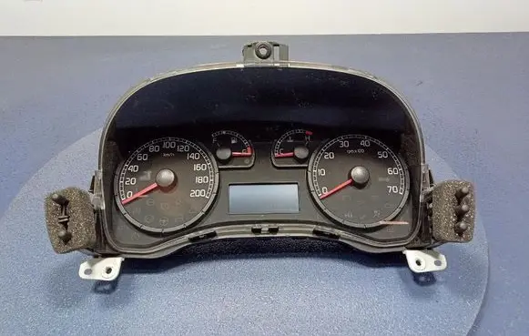 Speedometer (instrument cluster)
