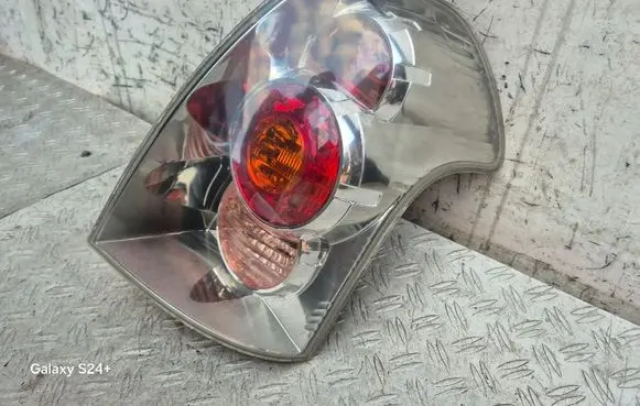 Toyota Corolla Verso AR10 Rear/tail lights 0F01