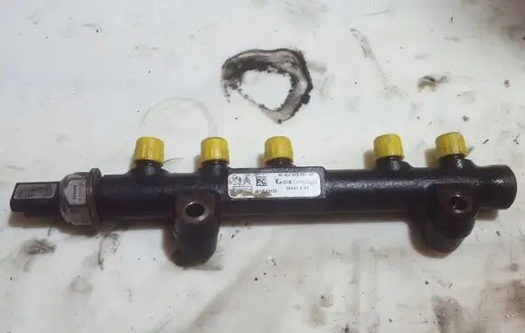 Citroen C3 Picasso Fuel main line pipe