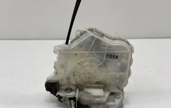Mazda CX-30 Front door lock DFT9