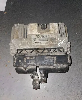 Volkswagen Golf V Engine control unit/module 03C906022AK 0261S04398 03C906022J