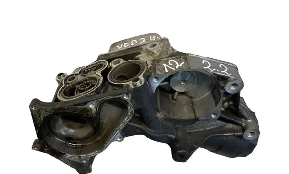 Oil filter mounting bracket