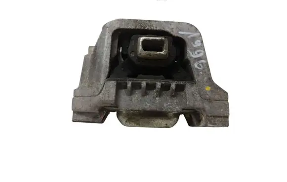 Engine mount bracket