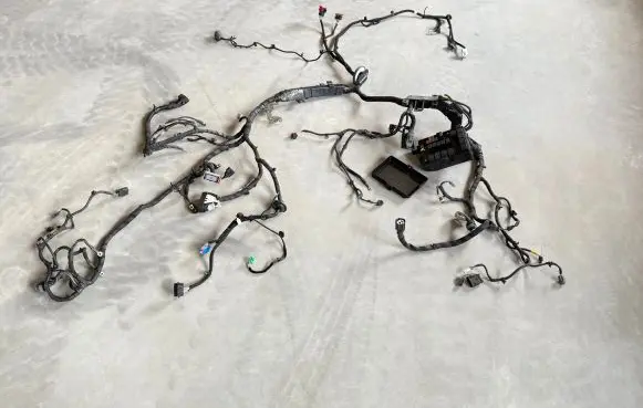 Maserati Ghibli Engine installation wiring loom 670104618 06701046180