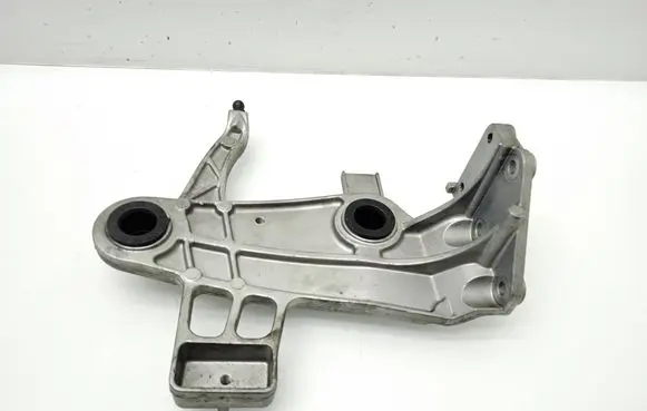 Mercedes-Benz C W204 Air filter cleaner box bracket assembly A6510900041