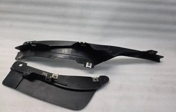 Audi Q7 4M Front splash guards bracket 4M0853887C 4M0807547D