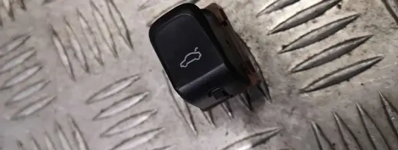 Audi A4 S4 B8 8K Tailgate opening switch 8k0959831a