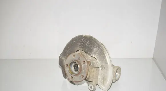 BMW 1 F40 Front wheel hub 6876646 31216876646 6870838