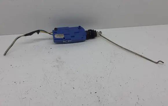 Volkswagen Golf IV Central locking motor 