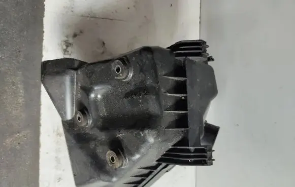 Toyota Corolla E140 E150 Air filter box 0N07